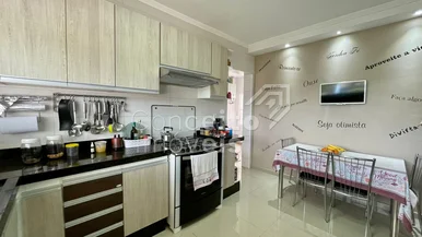 Residência Com Amplo Quintal - Oficinas