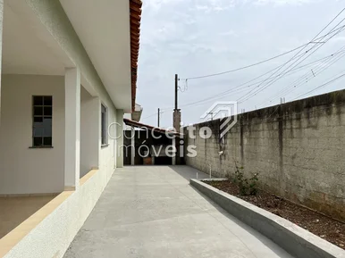 Residência De Esquina - Colônia Dona Luiza