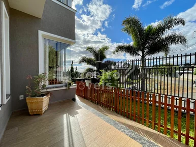 Residência Alto Padrão De Esquina - Oficinas