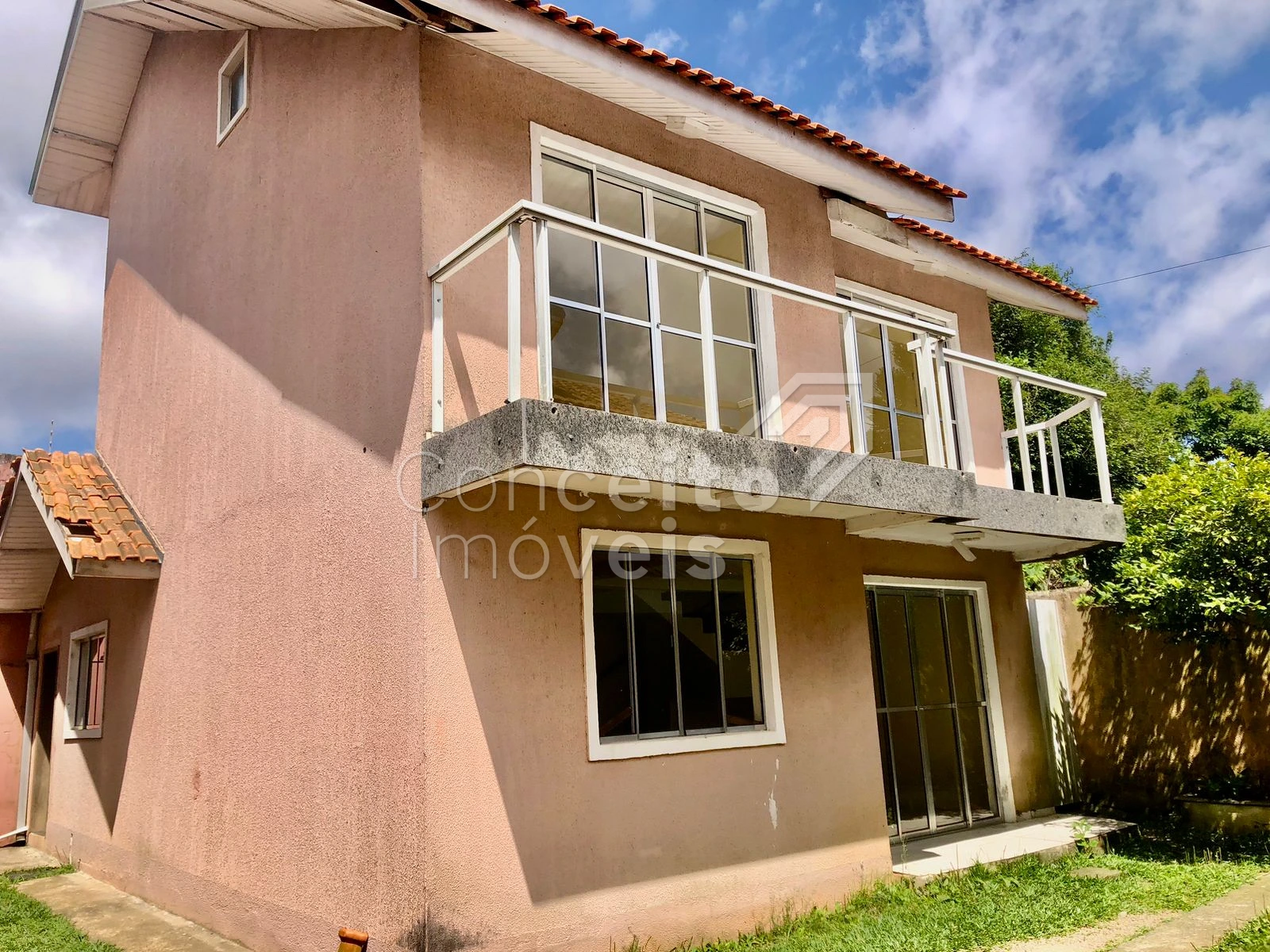 Sobrado Triplex - Jardim Carvalho