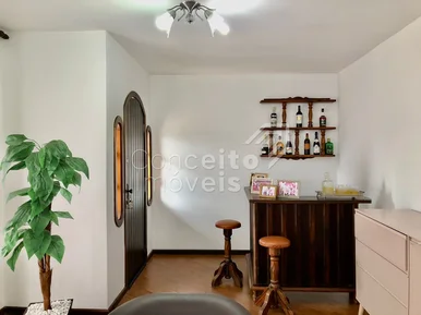 Residência Térrea Com Amplo Terreno - Uvaranas