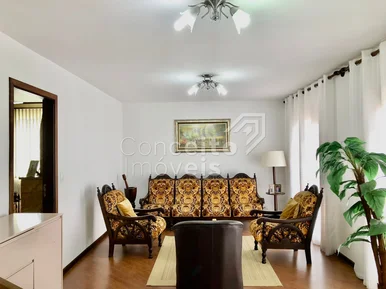 Residência Térrea Com Amplo Terreno - Uvaranas