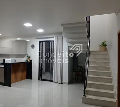 Sobrado Residencial Semimobiliado - órfãs