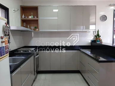 Sobrado Residencial Semimobiliado - órfãs