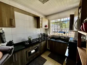 <strong>Residência com Edícula - Piscina e amplo Terreno - Uvaranas</strong>