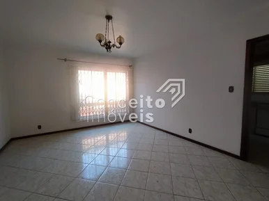 Apartamento - Nova Rússia