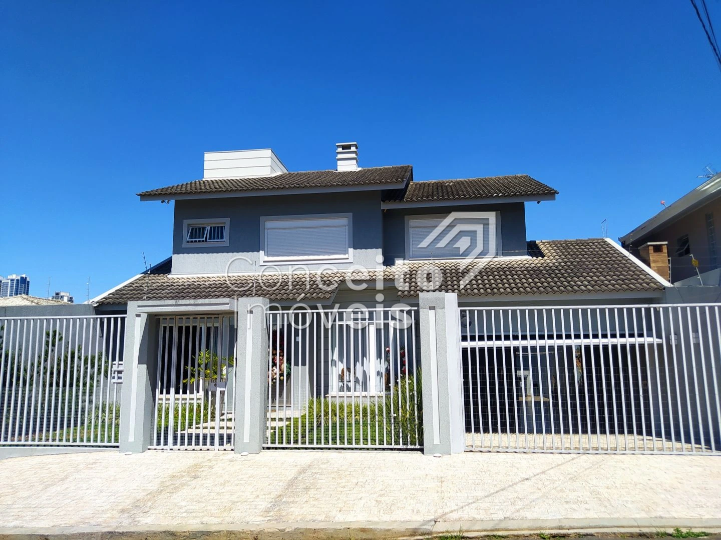 Residência Alto Padrão Com Piscina - Jardim América