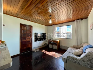 Residência Com Piscina - Oficinas