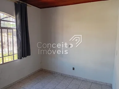 Residência Com Edícula E Amplo Terreno - Uvaranas