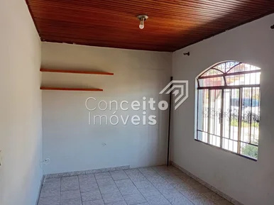 <strong>Residência com Edícula e amplo Terreno - Uvaranas</strong>