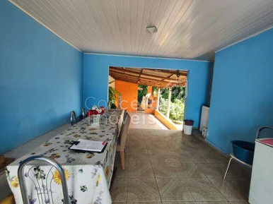 Residência Com Amplo Terreno - Contorno