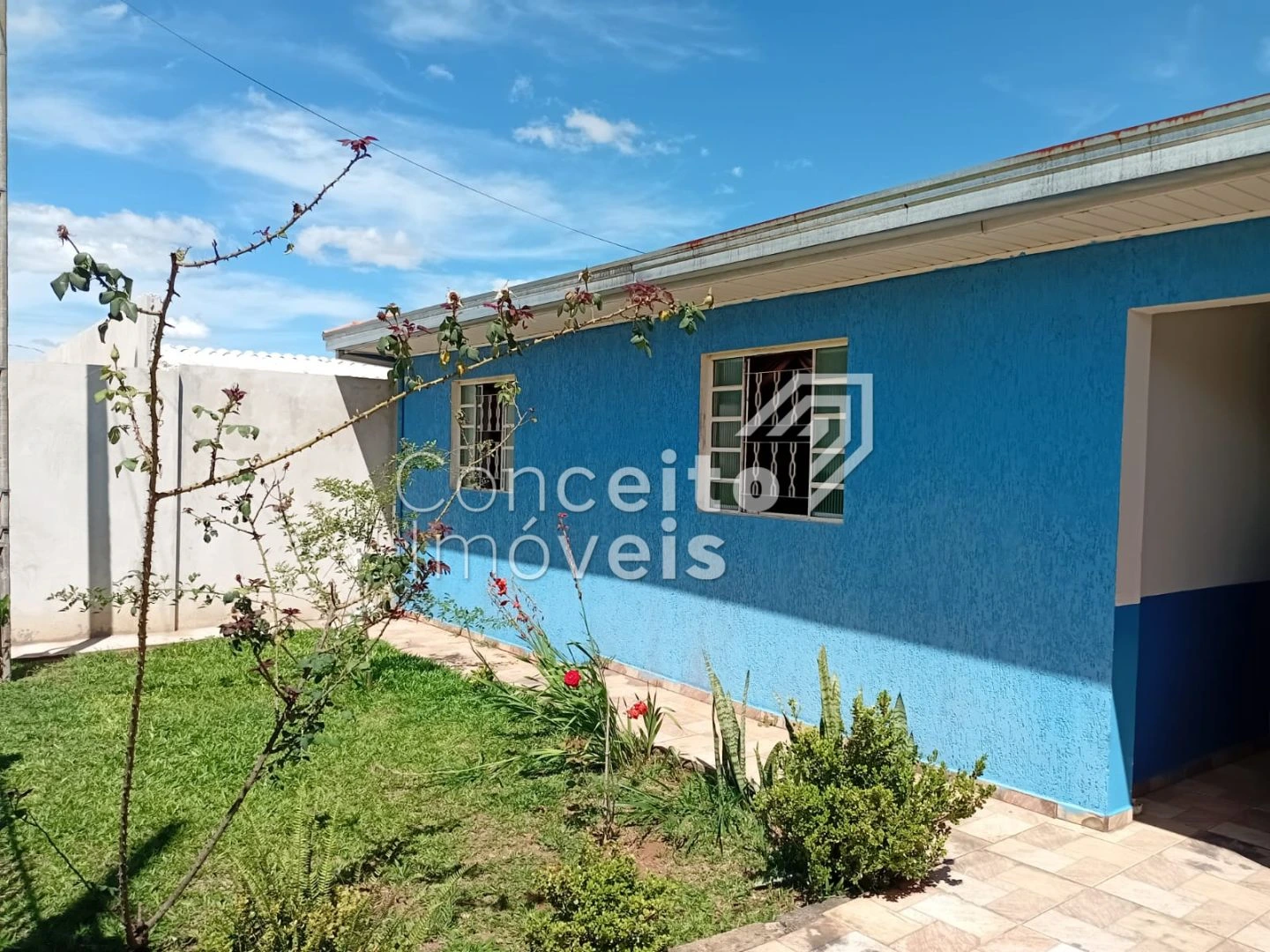 Residência Com Amplo Terreno - Jardim Carvalho