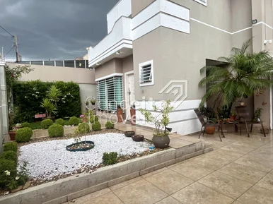 Residência Alto Padrão Com Piscina - Jardim Carvalho