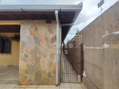 <strong>Residencia de Esquina com amplo Terreno - Uvaranas</strong>