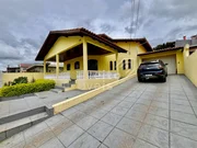 <strong>Residência Semimobiliada com Edícula - Uvaranas</strong>