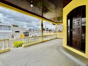 <strong>Residência Semimobiliada com Edícula - Uvaranas</strong>