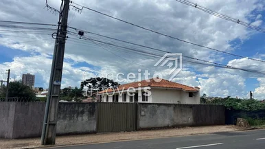 Residência De Esquina Com Amplo Terreno - Uvaranas