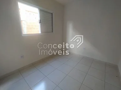 Residência Com Amplo Terreno - Uvaranas