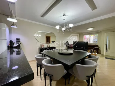 Residência Com Amplo Terreno - Contorno