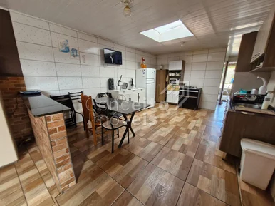 Residência Com Piscina - Neves