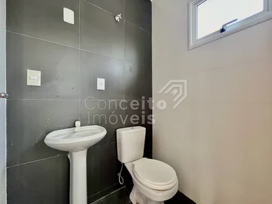 Sobrado Semimobiliado - Uvaranas