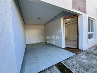 Sobrado Semimobiliado - Uvaranas