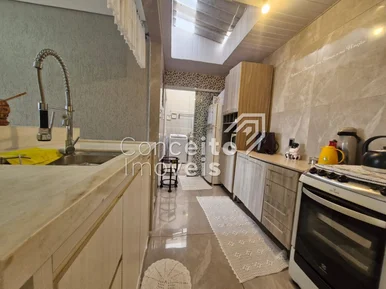 Sobrado De Esquina - Contorno