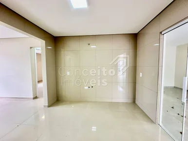 Residência Térrea Com Amplo Terreno - Uvaranas