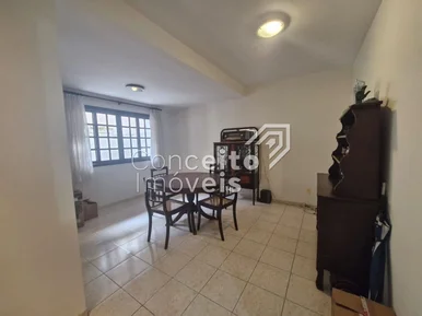 Sobrado Semimobiliado - Estrela