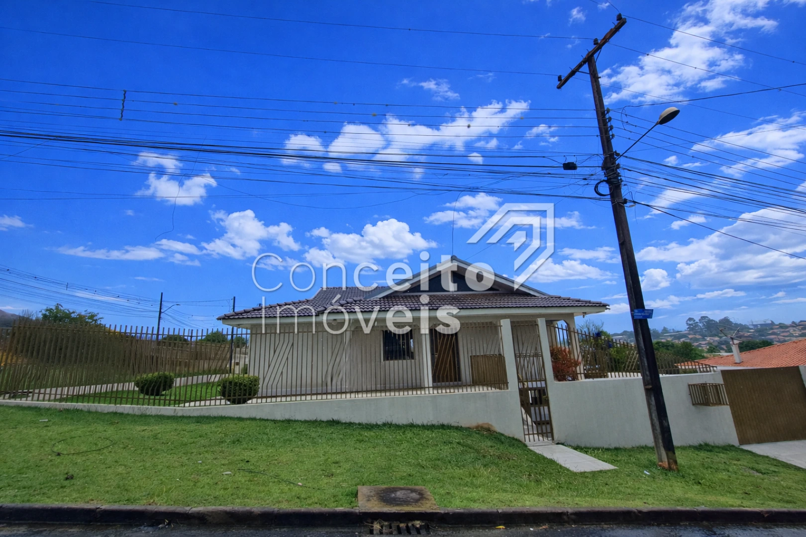 Residência Semimobiliada Com Edícula - Colônia Dona Luiza