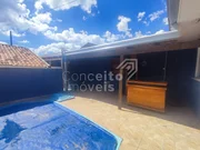 <strong>Residência com Piscina - Contorno</strong>