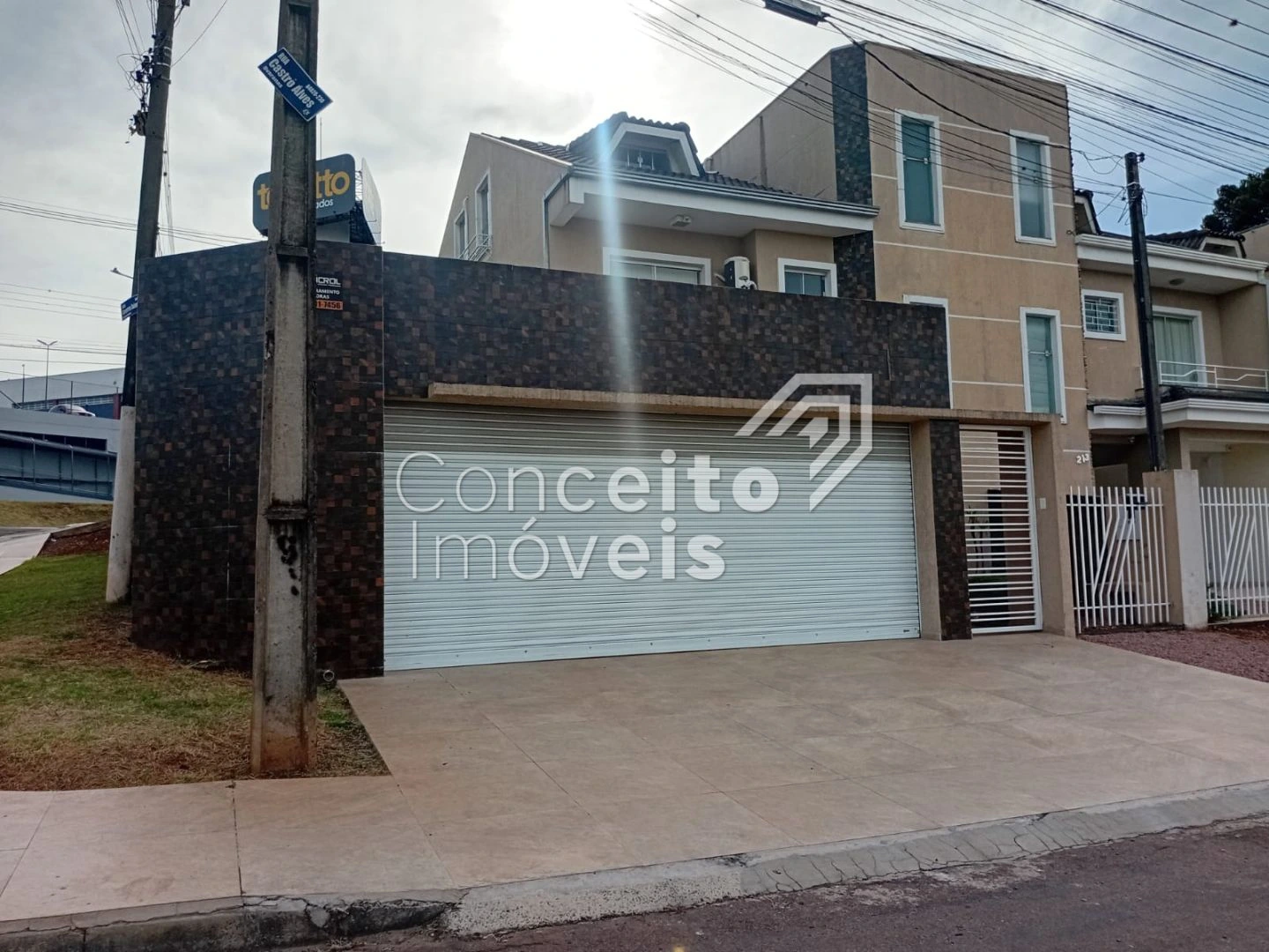 Residência Triplex Mobiliada - Uvaranas