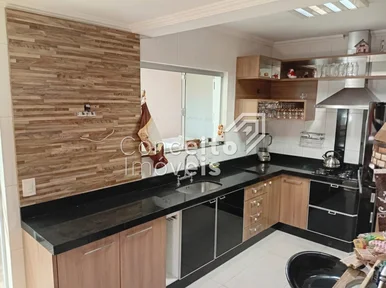 Residência Triplex Mobiliada - Uvaranas