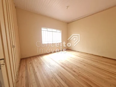 Residência Com Amplo Terreno - Olarias