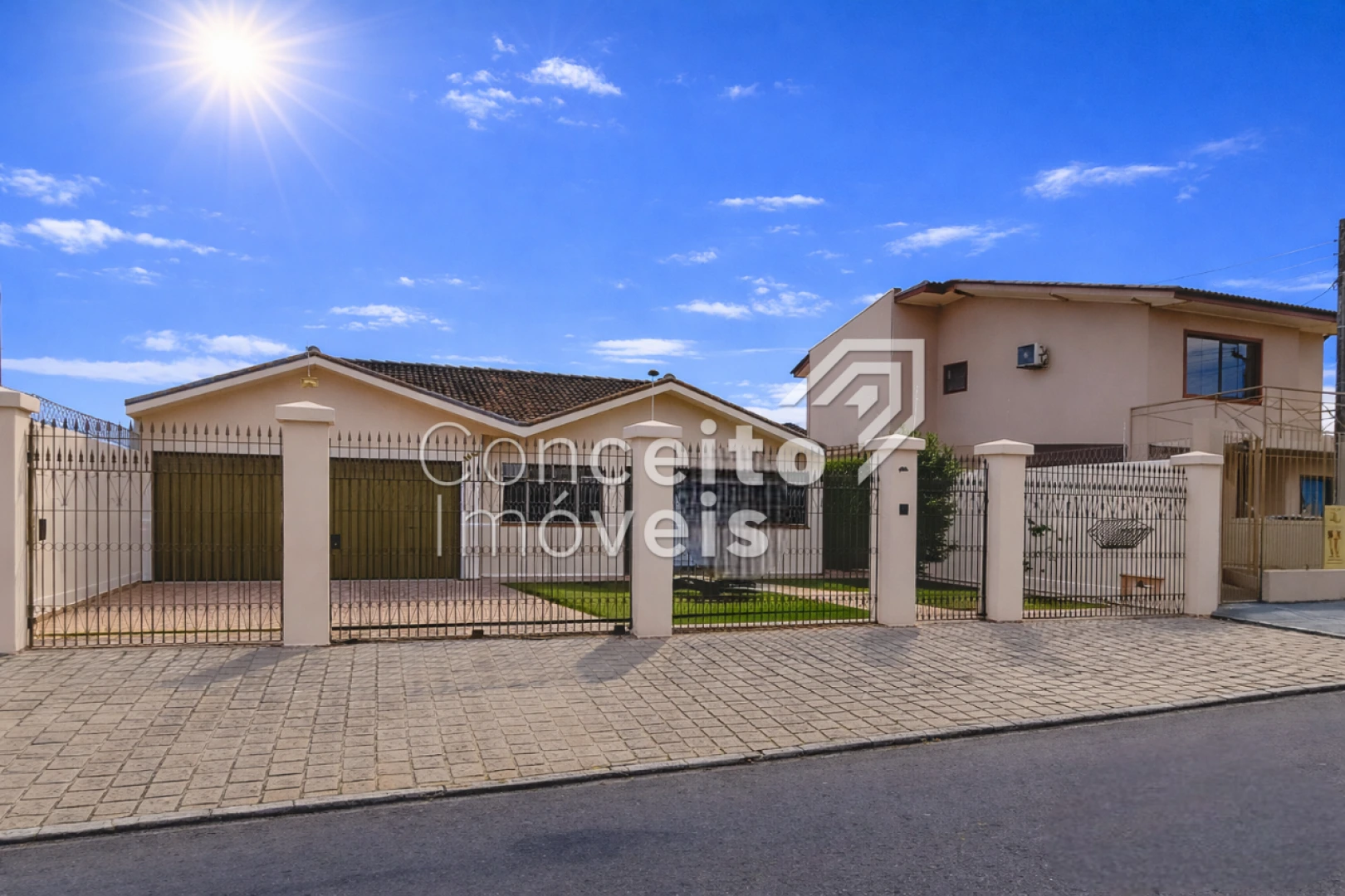 Residência Com Edícula - Jardim Carvalho