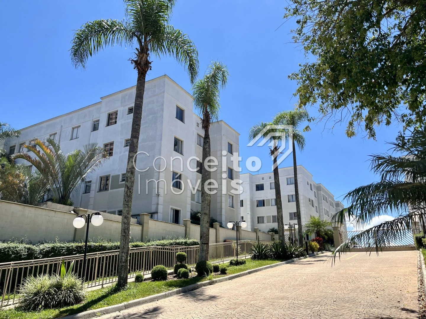 Condomínio Pontal Dos Pinheiros - Apartamento Semimobiliado