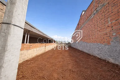 <strong>Terreno com 231 m² - Uvaranas</strong>