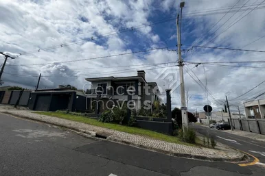 <strong>Residência Alto Padrão com Piscina - Jardim Carvalho</strong>