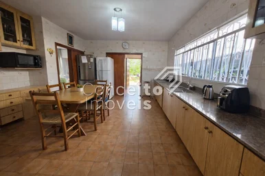 Residência Com Amplo Terreno E Edícula - Boa Vista