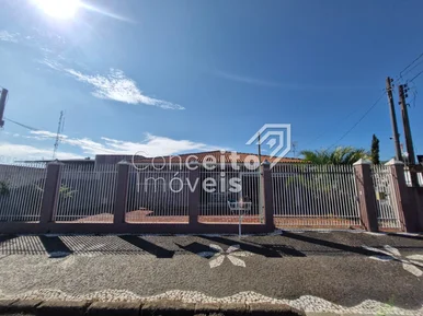 <strong>Residência com amplo Terreno e Edícula - Boa Vista</strong>