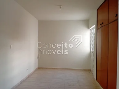 Apartamento Semimobiliado - Centro