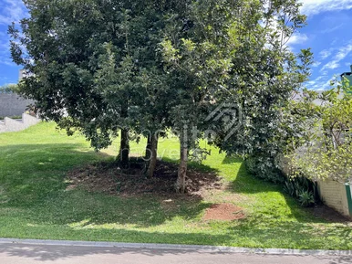<strong>Condomínio Parque dos Ingleses - Terreno com 300,12 m²</strong>