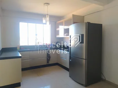 Sobrado Semimobiliado - Estrela