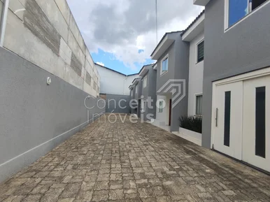 Sobrado Semi Mobiliado - Jardim Carvalho