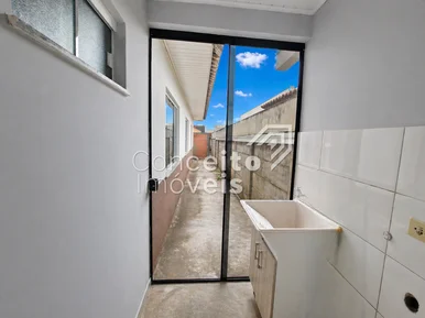 Residência Semi Mobiliada - Uvaranas