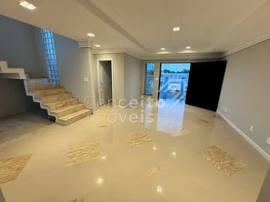 Residência De Alto Padrão Com Piscina - Uvaranas