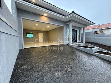 Residência De Alto Padrão Com Piscina - Uvaranas