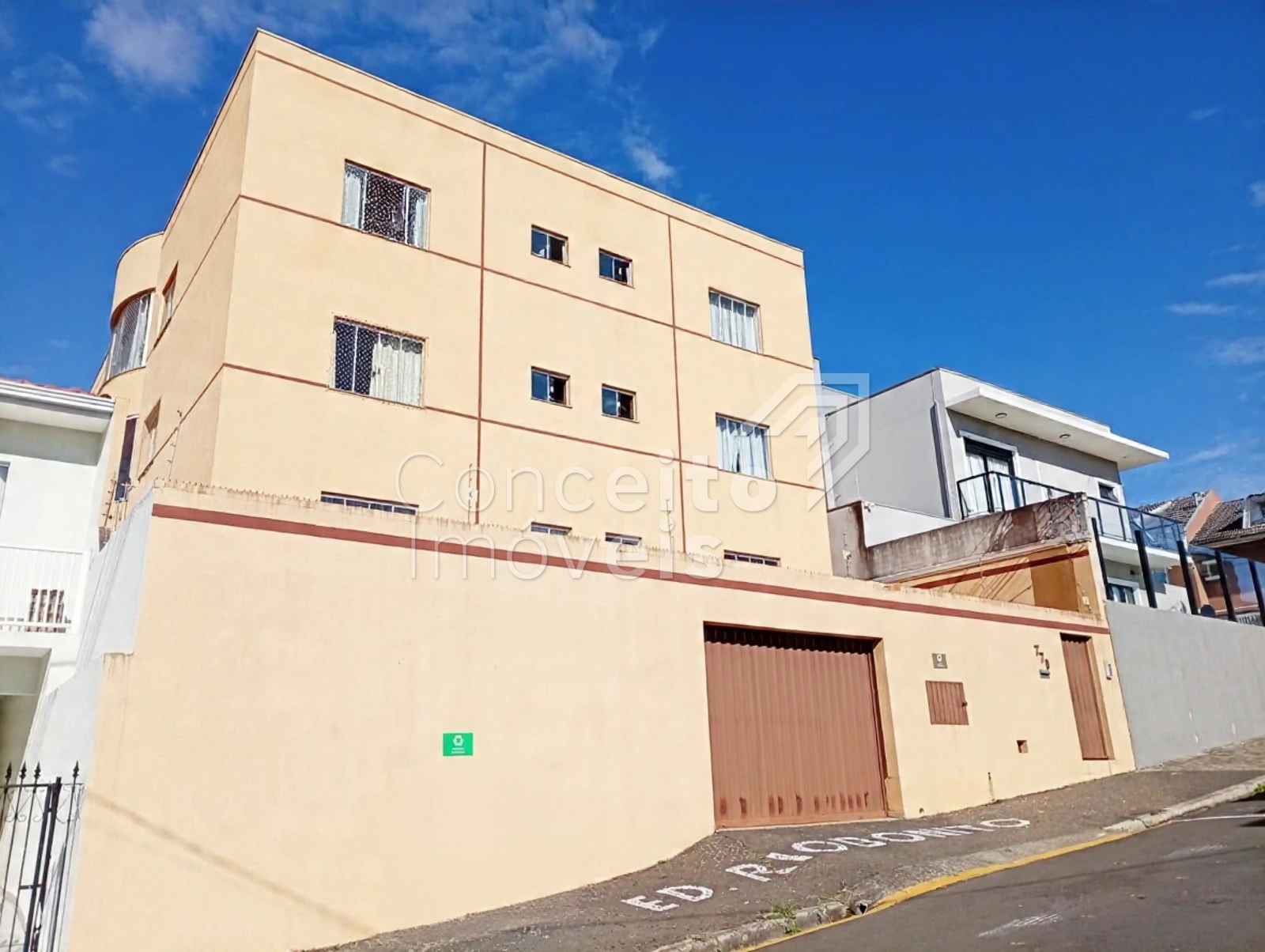Edifício Rio Bonito - órfãs - Apartamento Semimobiliado