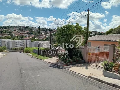 Residência Com Edícula E Amplo Terreno - Olarias