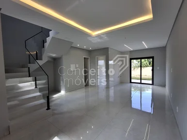 Sobrado Com Amplo Terreno - Contorno
